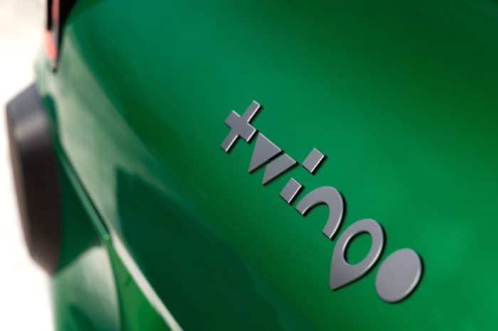 Renault Twingo E Tech elettrica la prova 209 dimensioni grandi 700x466