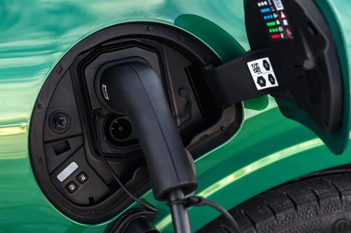 Renault Twingo E Tech elettrica la prova 46 dimensioni grandi 700x466