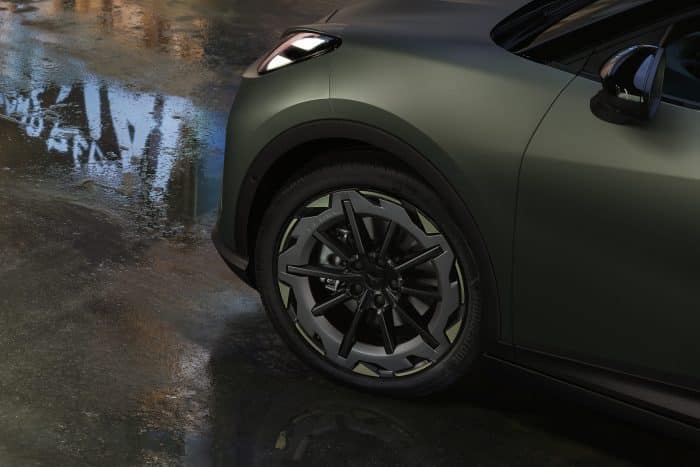 Cupra Raval, prezzo e caratteristiche della citycar elettrica e dinamica 5 12 CUPRA Raval Manganese Matt 700x467