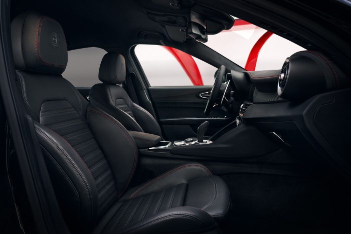 Alfa Romeo Giulia e Stelvio, lunga vita col Carbon Performance Package 6 Alfa Romeo Giulia e Stelvio Carbon Performance Package 8 700x467