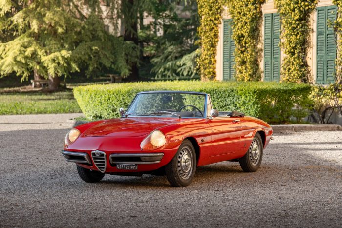 Alfa Romeo Spider Duetto Alfa Romeo Spider Duetto first series 1 700x467