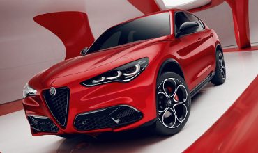 Alfa-Romeo-Stelvio-Carbon-Performance-Package-370x220.jpg