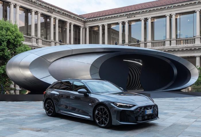 Audi RS 5 e Audi R26 in anteprima nazionale alla Milano Design Week 6 e1776748054687 700x479