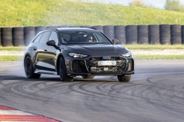 Audi RS 5 la prova della super station da 639 cavalli la prima RS plug in 49 700x466