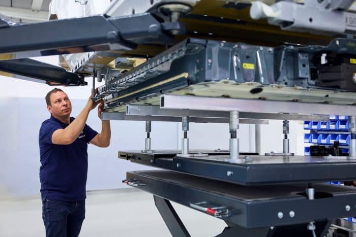 BMW iX5 Hydrogen 6 700x467