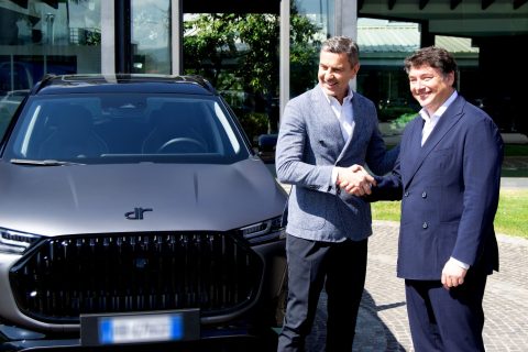 Billy Costacurta festeggia 60 anni con la DR 6 Super Hybrid