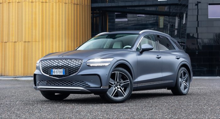 Genesis Electrified GV70 e1776757769177 700x381