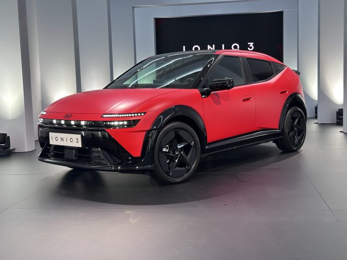 Hyundai IONIQ 3 debutta alla MDW con design Aero Hatch e nuova visione EV 1