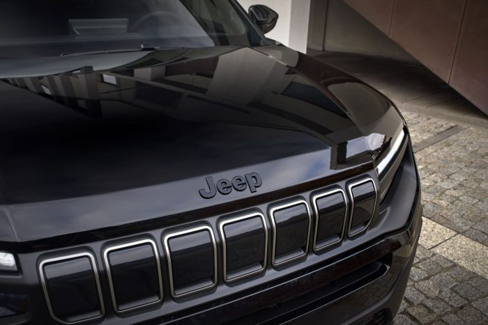 Jeep Avenger Black Edition 9 700x467