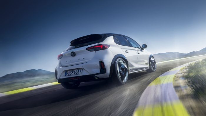 Opel Corsa GSE lelettrica da 281 cavalli 3 700x394