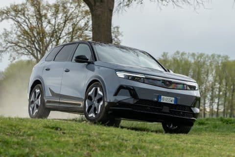 Opel Grandland Electric AWD, la prova dell’elettrica integrale da 325 cavalli