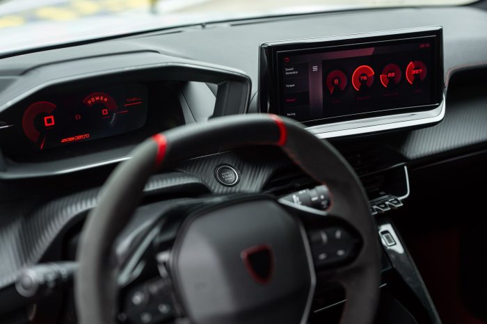 Peugeot 208 GTi, torna la sportiva francese. Ora elettrica, pronta a divertire 5 Peugeot 208 GTi 2026 25 700x466