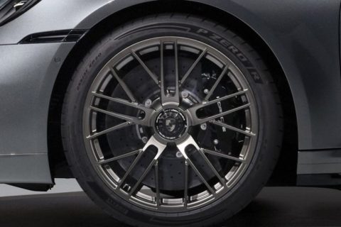 Pirelli lancia il P Zero R per la Porsche 911 Turbo S da 711 cavalli