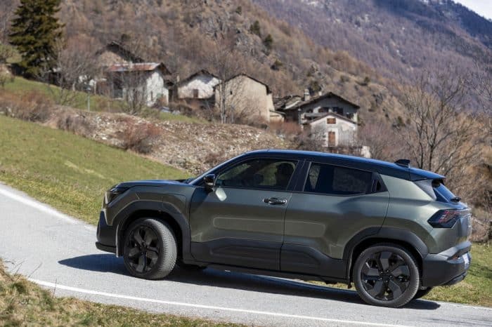 Suzuki eVitara, la prova su strada. Fuoristradista nata, ma con il cuore elettrico 5 Suzuki eVitara la prova su strada 27 700x466