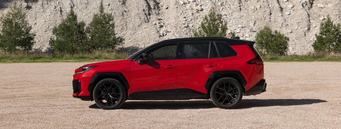 Toyota RAV4 HEV AWD 2026 19 e1775149862801 700x266
