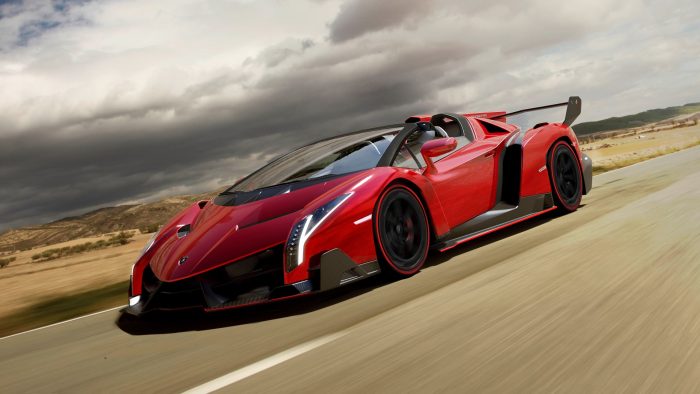 Veneno Roadster 700x394