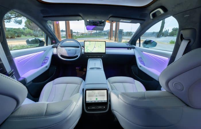 Xpeng P7 su strada 13 700x450