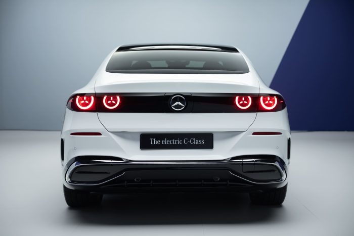 nuova Mercedes Classe C elettrica 14 700x467