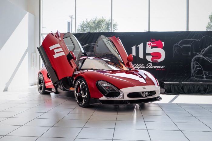 33 Stradale in the U.S.A.(5)