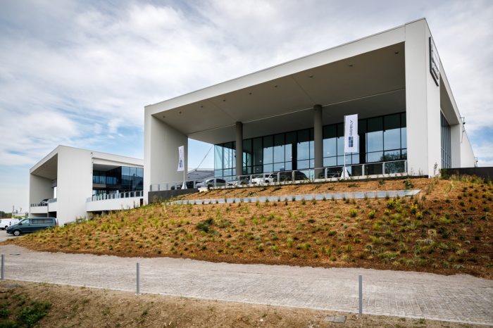 Ambrostore Milano Linate il nuovo hub che cambia il ruolo dei concessionari 31 700x466