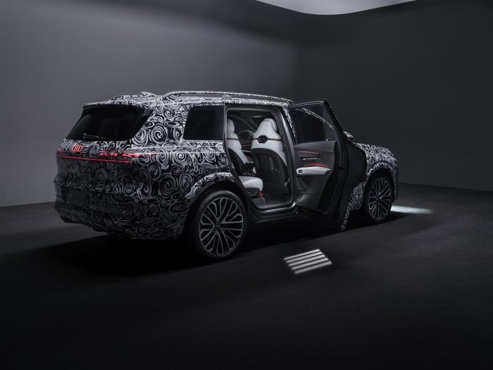 Audi Q9, anteprima del colosso da 5.3 metri con interni da ammiraglia di lusso high-tech 9 Audi Q9