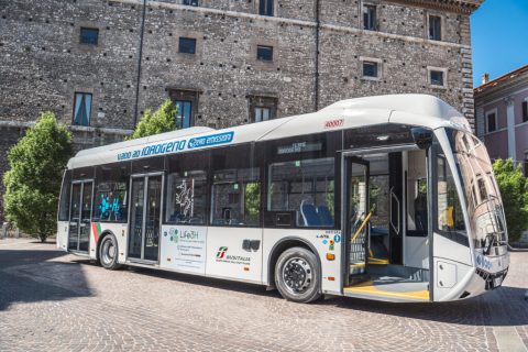 Bus a idrogeno a Terni, la rivoluzione Linde in 350 bar