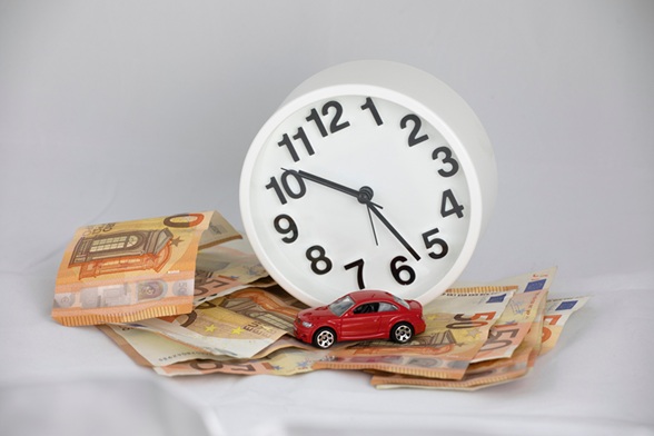 RC auto, l'indecisione costa 560 milioni agli italiani - Credits Iris