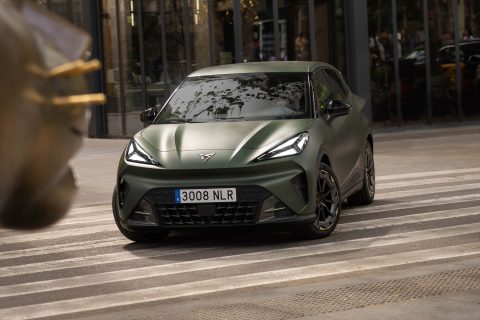 Cupra Raval su strada