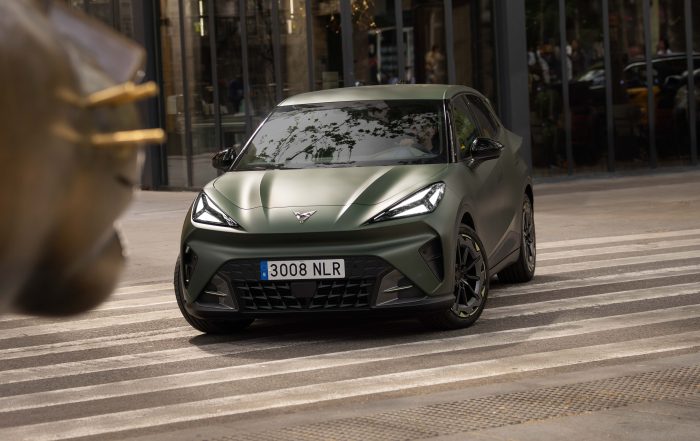 Cupra Raval su strada