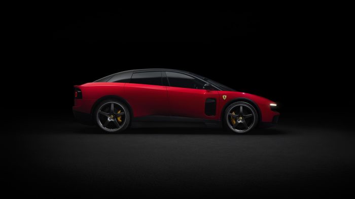 Ferrari Luce foto ufficiali 26 700x394