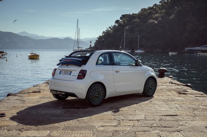 Fiat 500 Hybrid Dolcevita 13 700x466