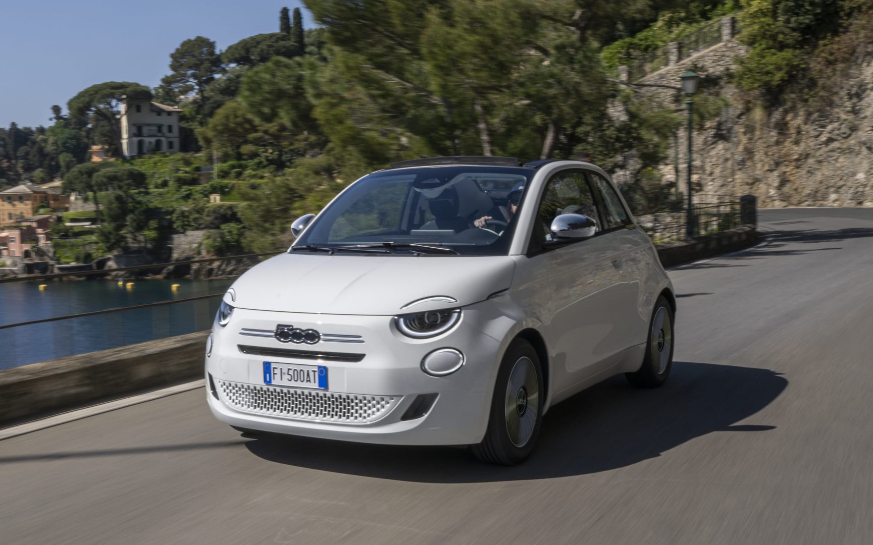 Best HD Pictures about  Fiat 500 Hybrid Cabrio  with No AI Images
