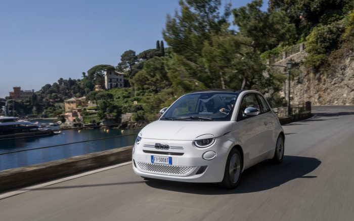 Fiat 500 Hybrid Dolcevita 18 700x437