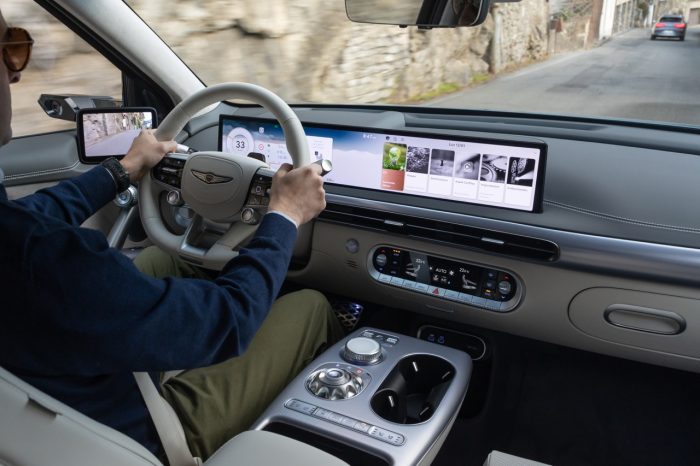 Genesis GV60 1 dimensioni grandi 700x466