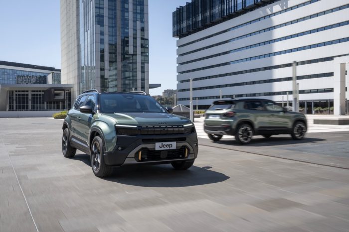 Jeep lancia Avenger e Compass 2026, tecnologia e lusso 3 Jeep Avenger 2026 21 700x466