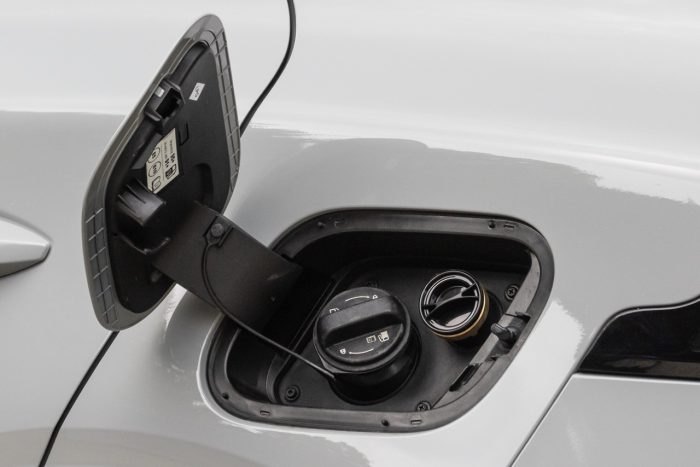 Kia Sportage TriFuel GPL Full Hybrid 53 700x467