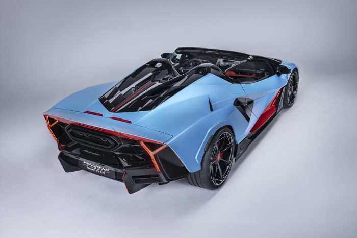 Lamborghini Fenomeno Roadster 27 700x466