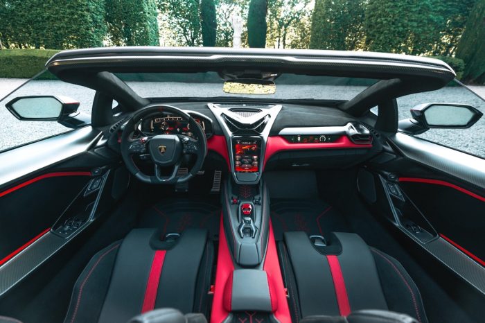 Lamborghini Fenomeno Roadster 57 700x466