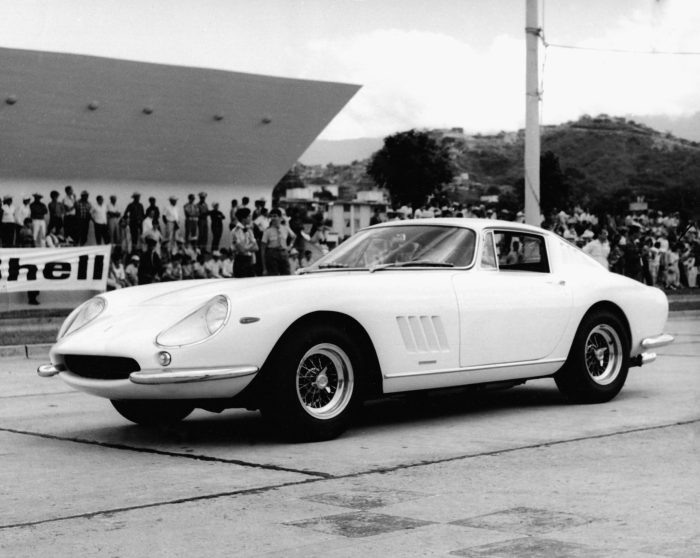 Legacy Tour 2026 celebra il 60° anniversario della Ferrari 275 GTB4 3 700x558