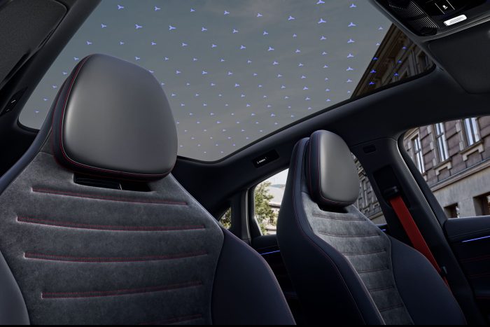 Mercedes Classe C elettrica 10 700x467
