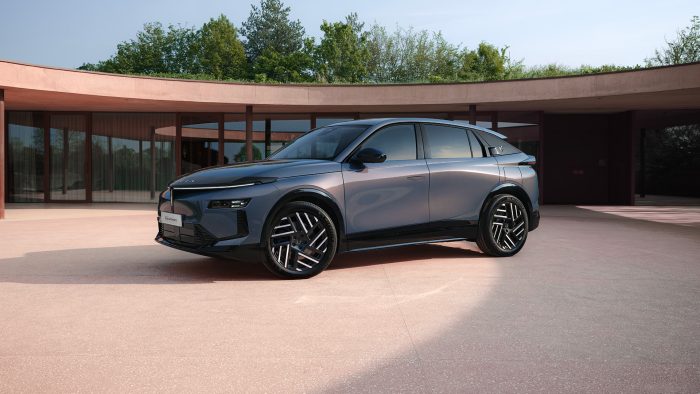 Nuova Lancia Gamma 2026, prime immagini ufficiali della fastback assemblata a Melfi 2 Nuova Lancia Gamma 2026 - 1