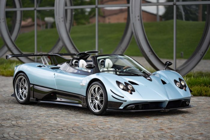Pagani espone la Zonda C12 S 7.0L a Villa dEste e la one off Cervino a FuoriConcorso 5 700x467