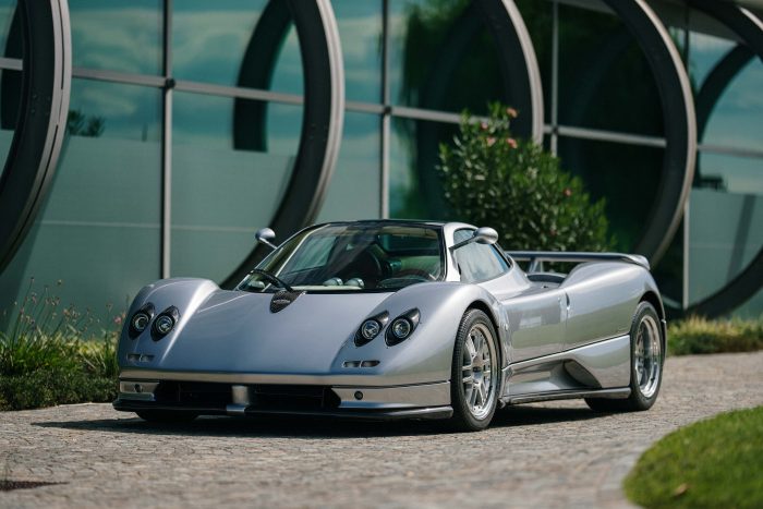 Pagani espone la Zonda C12 S 7.0L a Villa dEste e la one off Cervino a FuoriConcorso 6 700x467