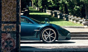 Pagani-espone-la-Zonda-C12-S-7.0L-a-Villa-dEste-e-la-one-off-Cervino-a-FuoriConcorso-7-scaled-370x220.jpg