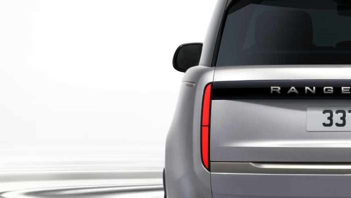 Range Rover SV Ultra 3 700x394