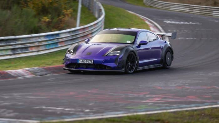 Record elettrico Nürburgring per la Porsche Taycan Turbo GT con kit Manthey
