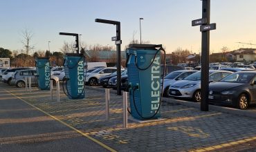 Stazione-di-ricarica-ultraveloce-Electra-a-Treviso-370x220.jpeg