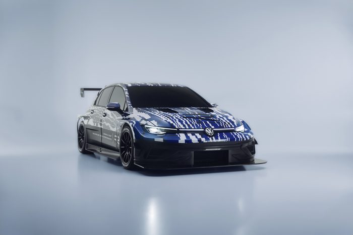 Volkswagen Golf R 24H 1 700x467