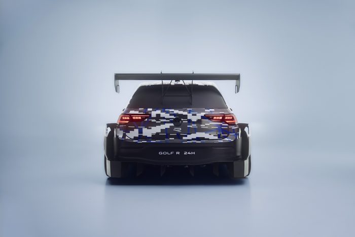 Volkswagen Golf R 24H 7 700x467