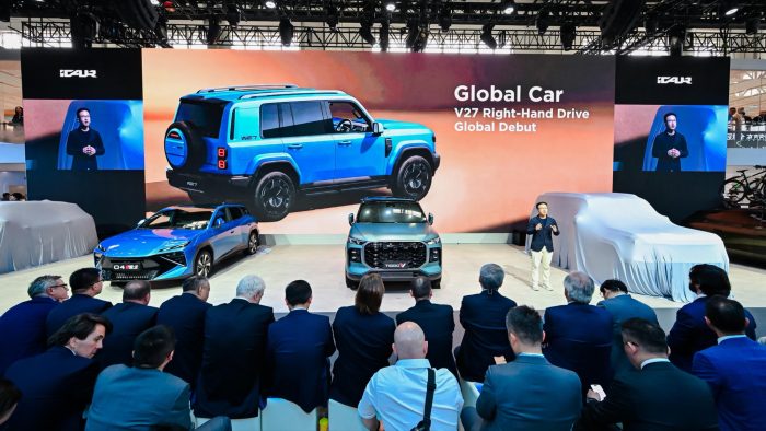 iCAUR presenta la concept car ROBOX e la V27 ad Auto China 2026 5 700x394